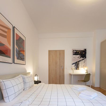 Ultracentral Hong Kong 3 Bdrm Apartment بوخارست المظهر الخارجي الصورة