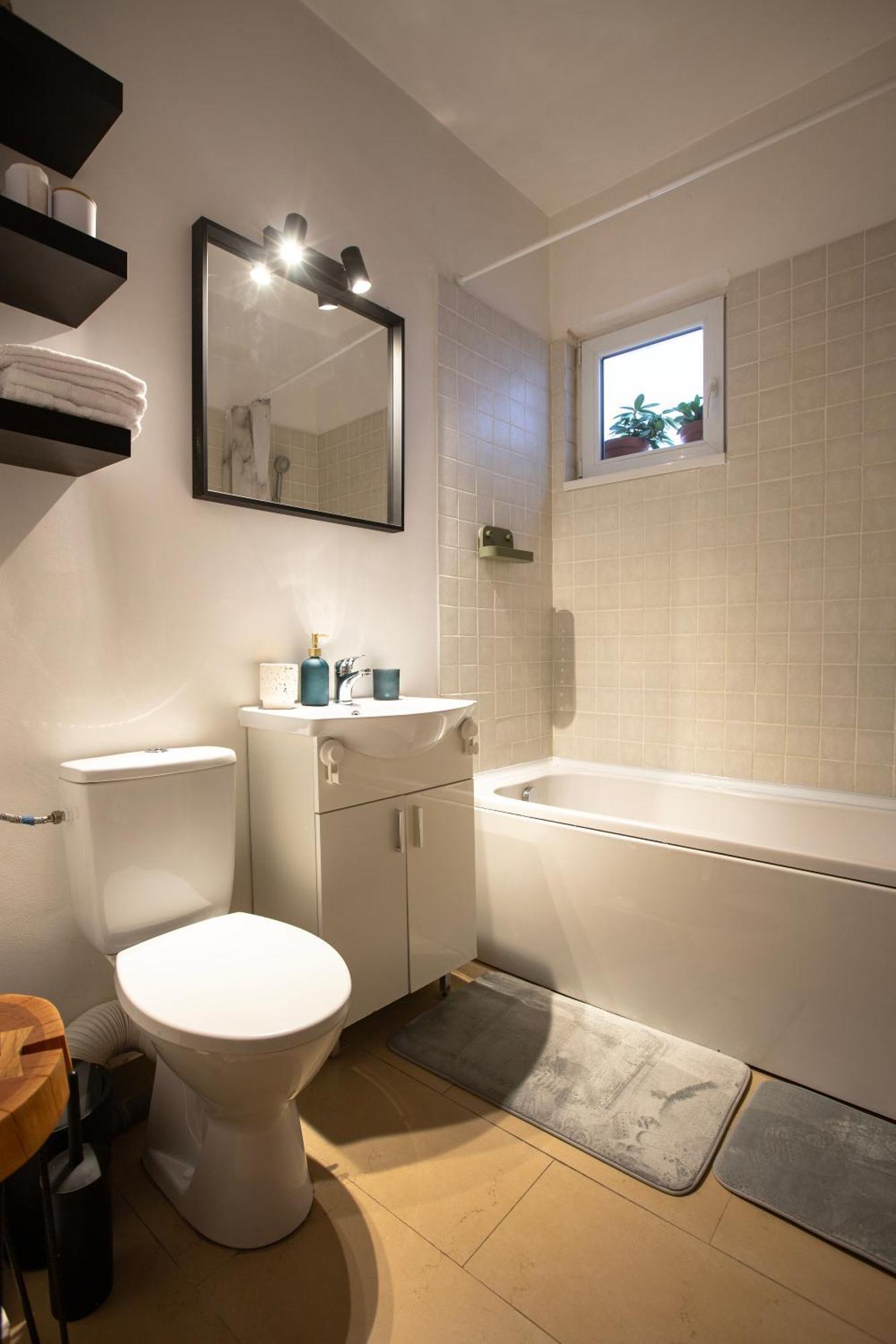 Ultracentral Hong Kong 3 Bdrm Apartment بوخارست المظهر الخارجي الصورة