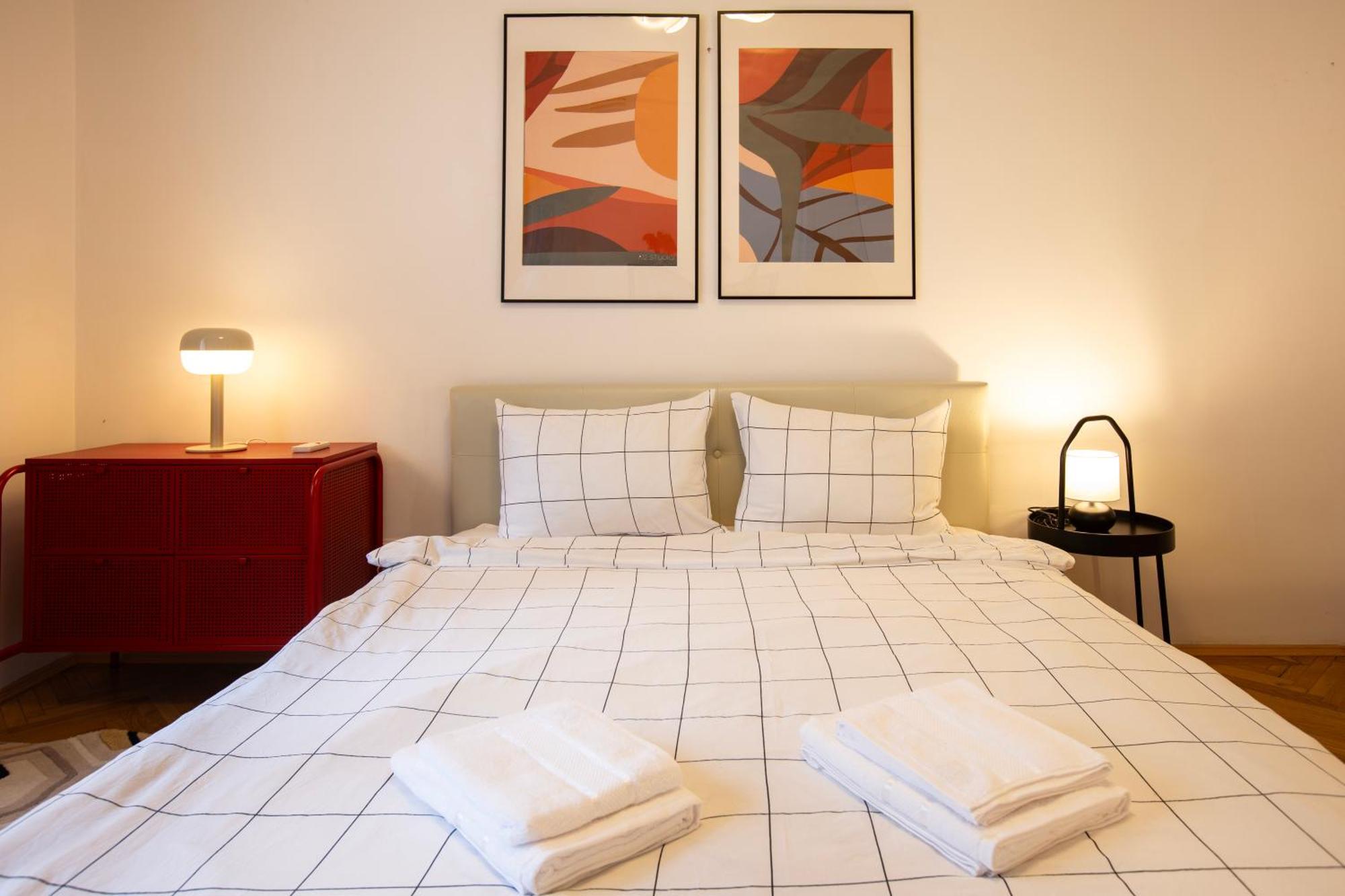 Ultracentral Hong Kong 3 Bdrm Apartment بوخارست المظهر الخارجي الصورة
